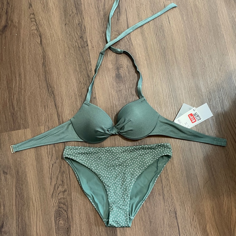 NWT. Olive green bikini set. H&M